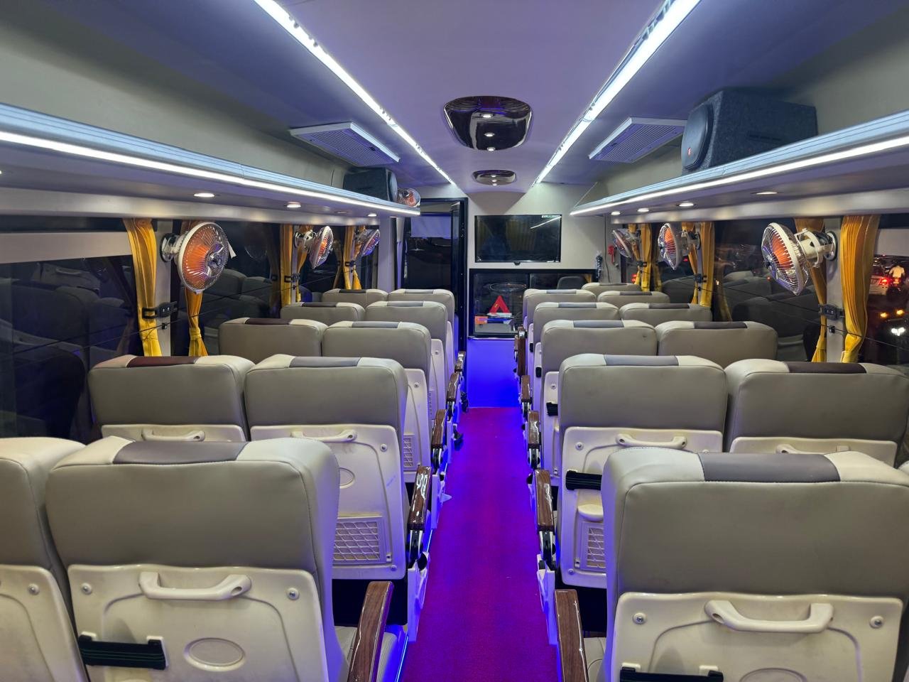 27 Seater AC Pushback Bus in Kotdwar