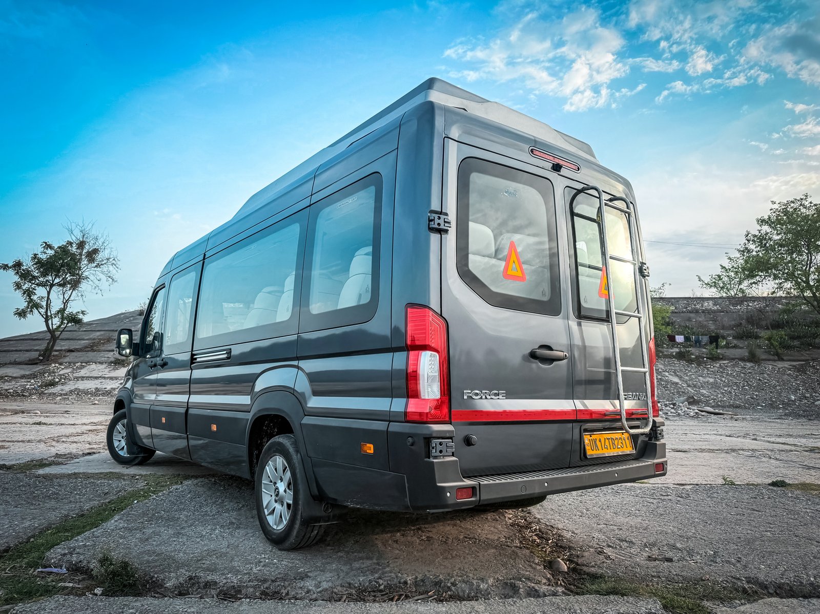 Force Urbania 12-seater luxury 1x1 modified