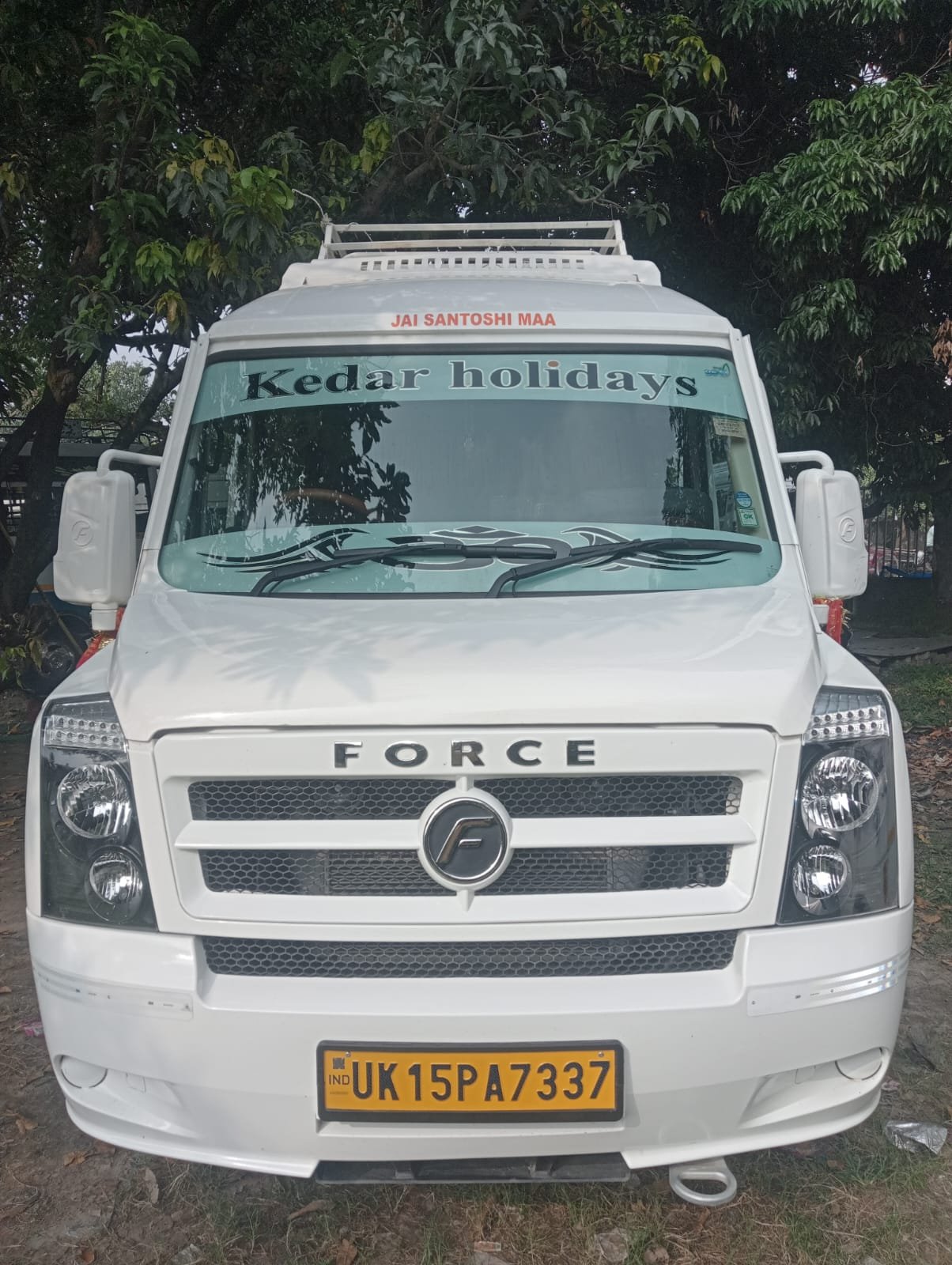 Tempo Traveller 13/17 seater — Kedar Holidays fleet