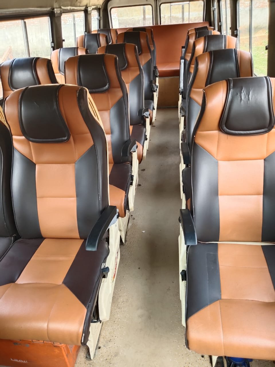 20 Seater Modified Tempo Traveller in Kotdwar